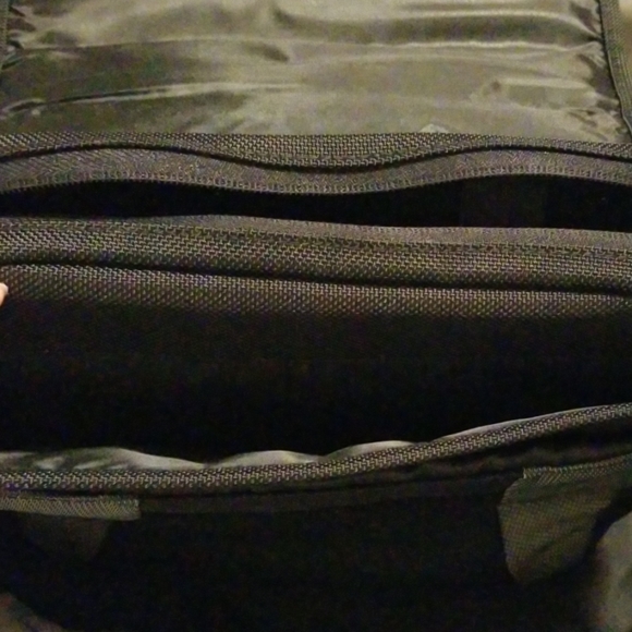 Eddie Bauer Travel Case - Picture 5 of 8